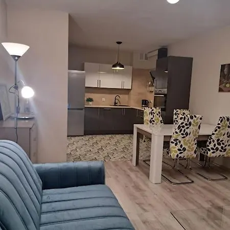 Appartamento Przestronne Mieszkanie - Krzyki